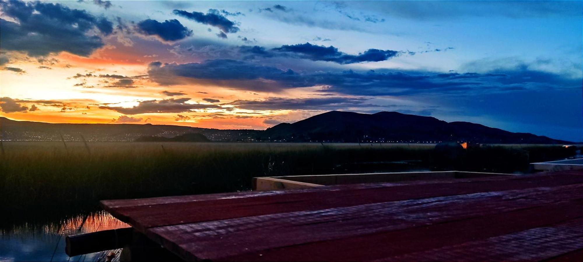 Los Uros Пуно Экстерьер фото